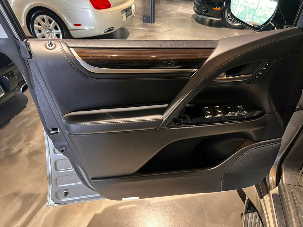 Used 2018 Lexus LX 570 4WD image 14