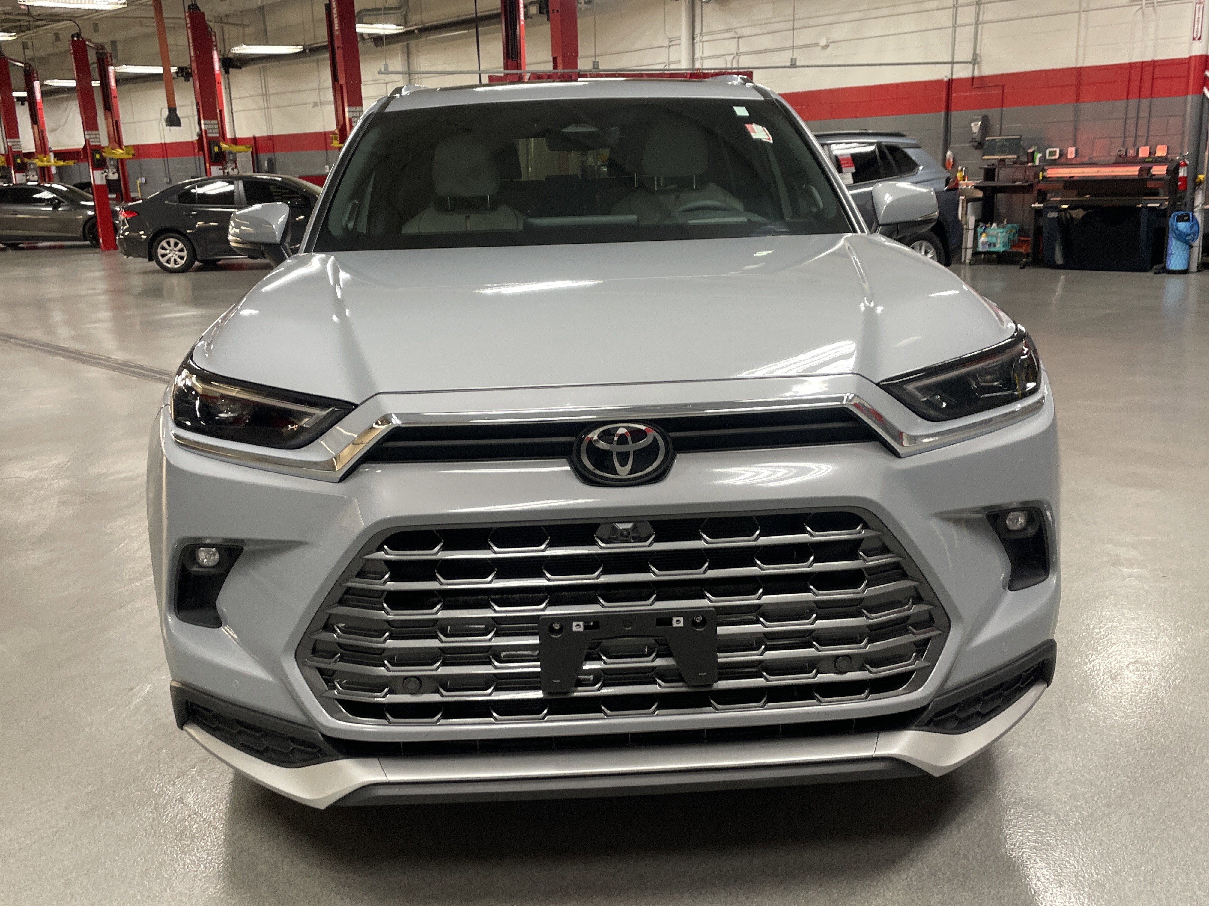 Used 2026 Toyota Grand Highlander AWD Hybrid image 3