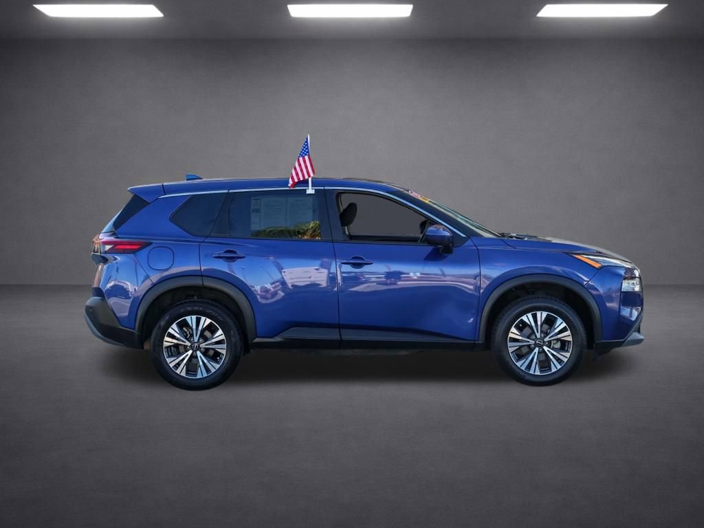 Used 2023 Nissan Rogue SV image 3