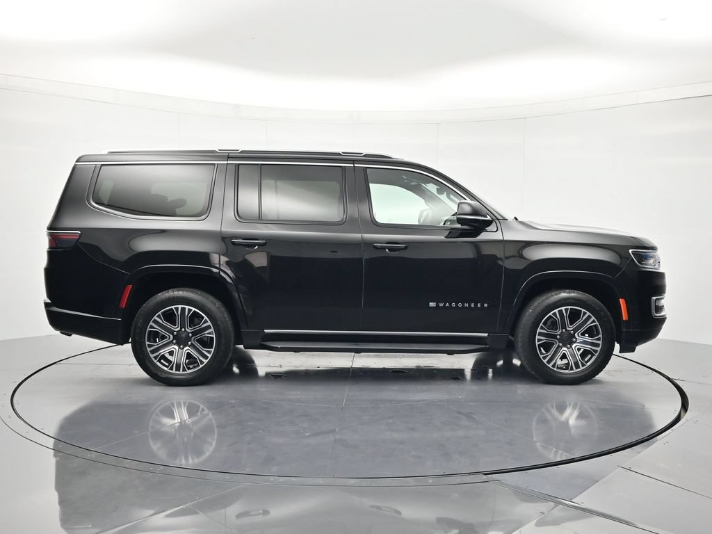 Used 2024 Jeep Wagoneer Series II w/ Flexible Seating Group RWD image 4