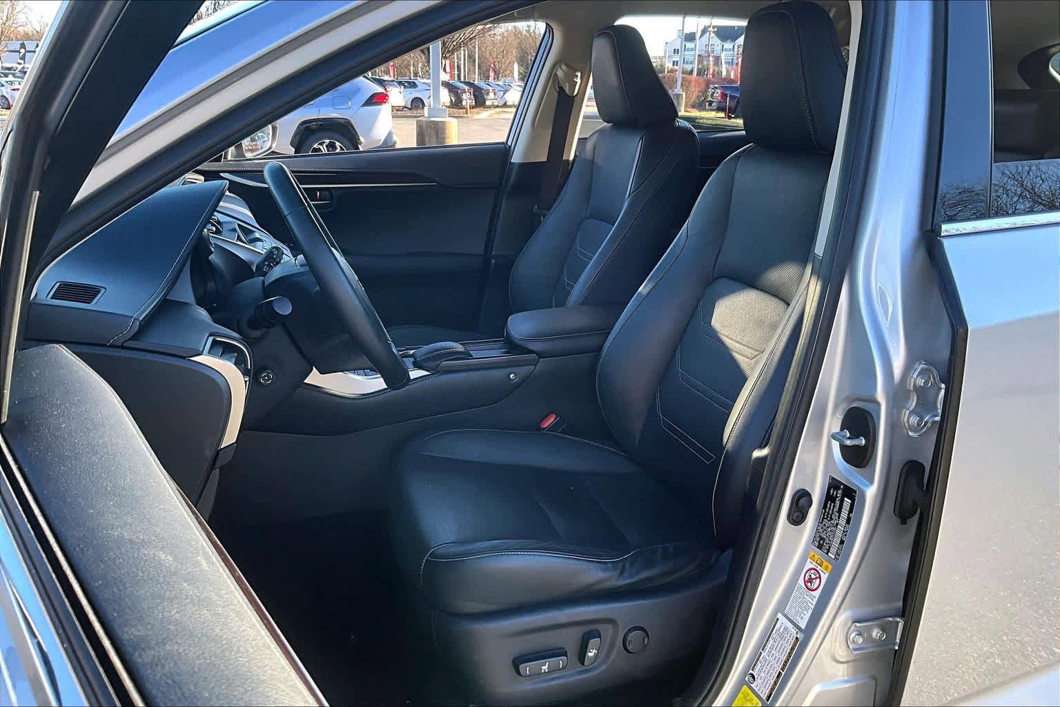 Used 2015 Lexus NX 300h AWD w/ Luxury Package image 9