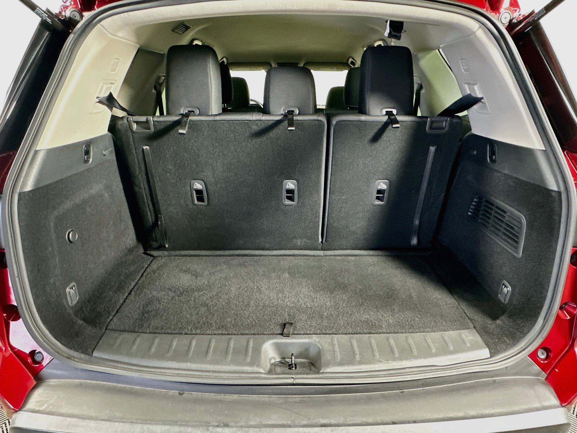 Used 2022 Nissan Pathfinder SV FWD image 29