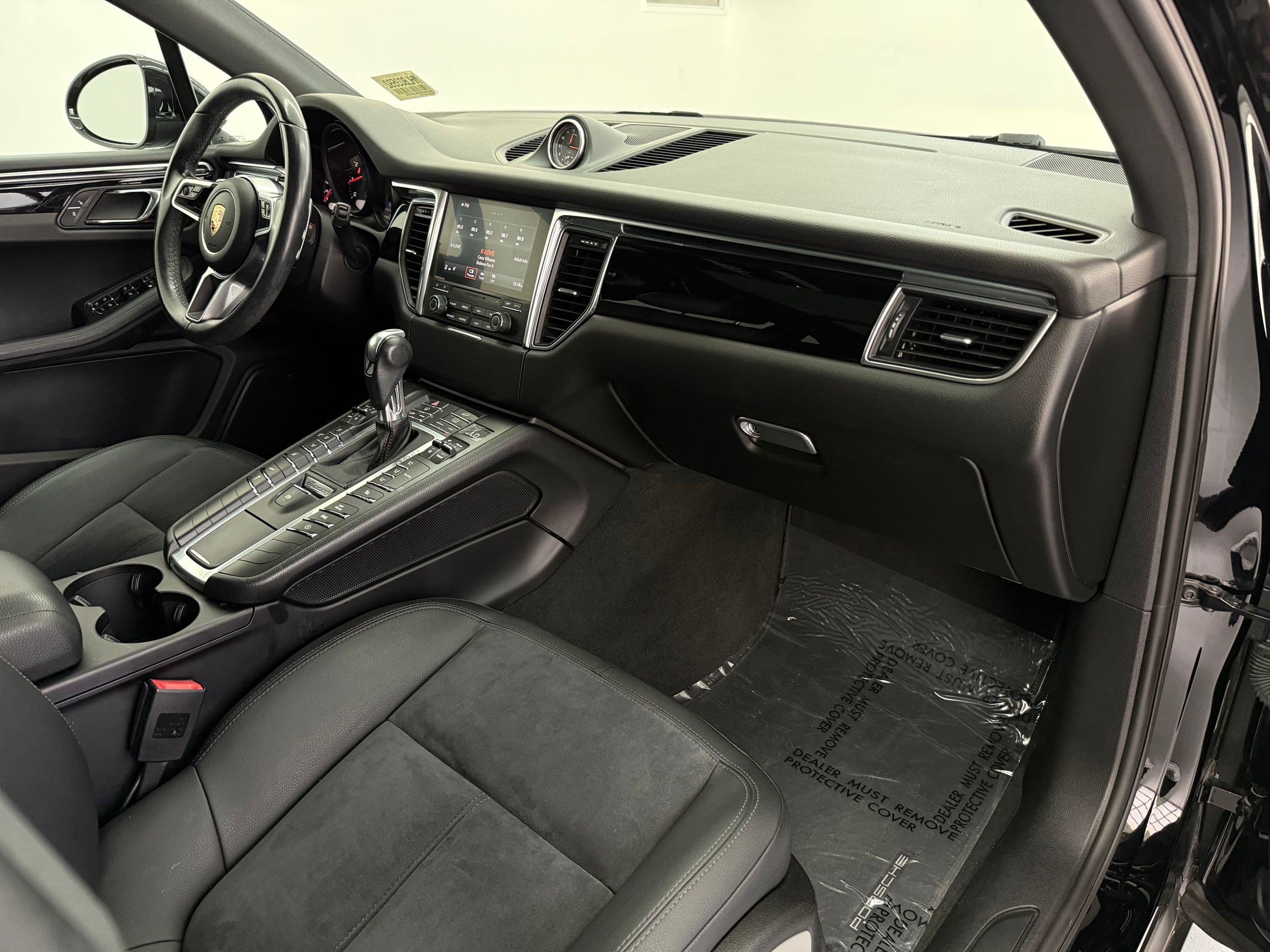Used 2017 Porsche Macan AWD/4WD image 22