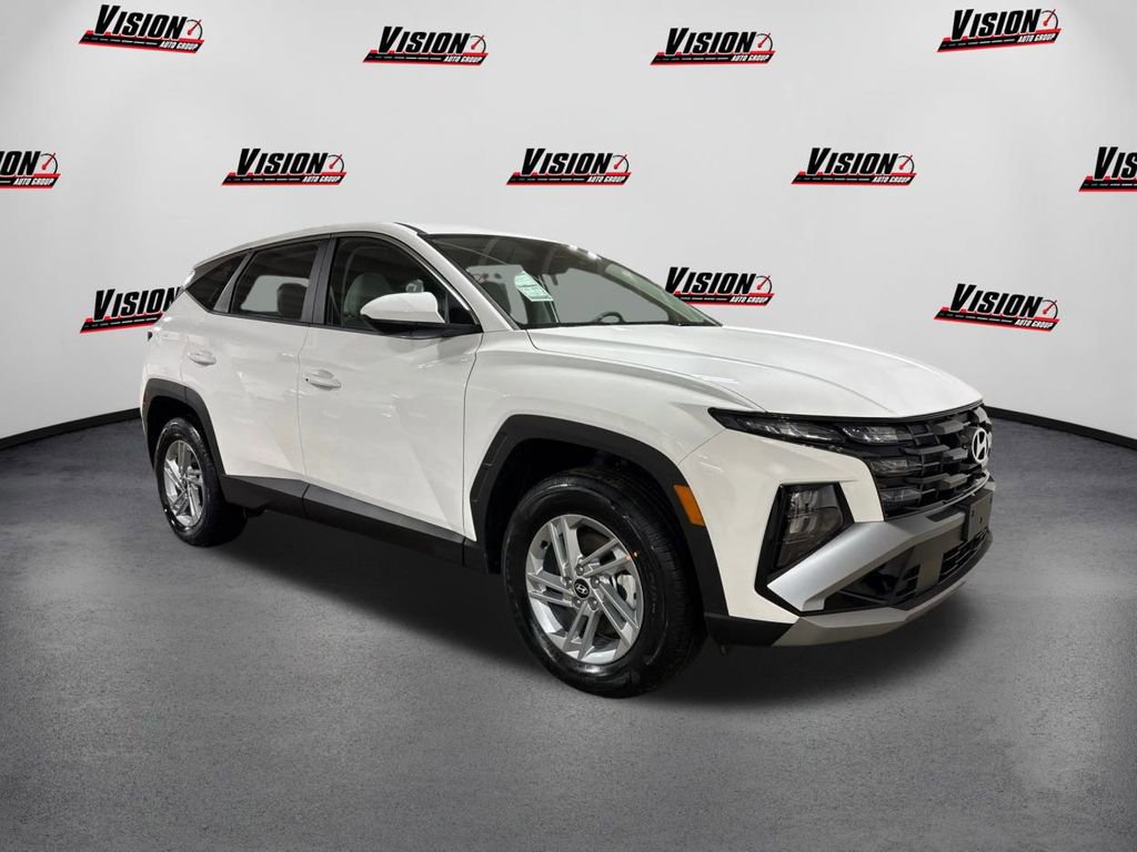 New 2026 Hyundai Tucson SE image 3