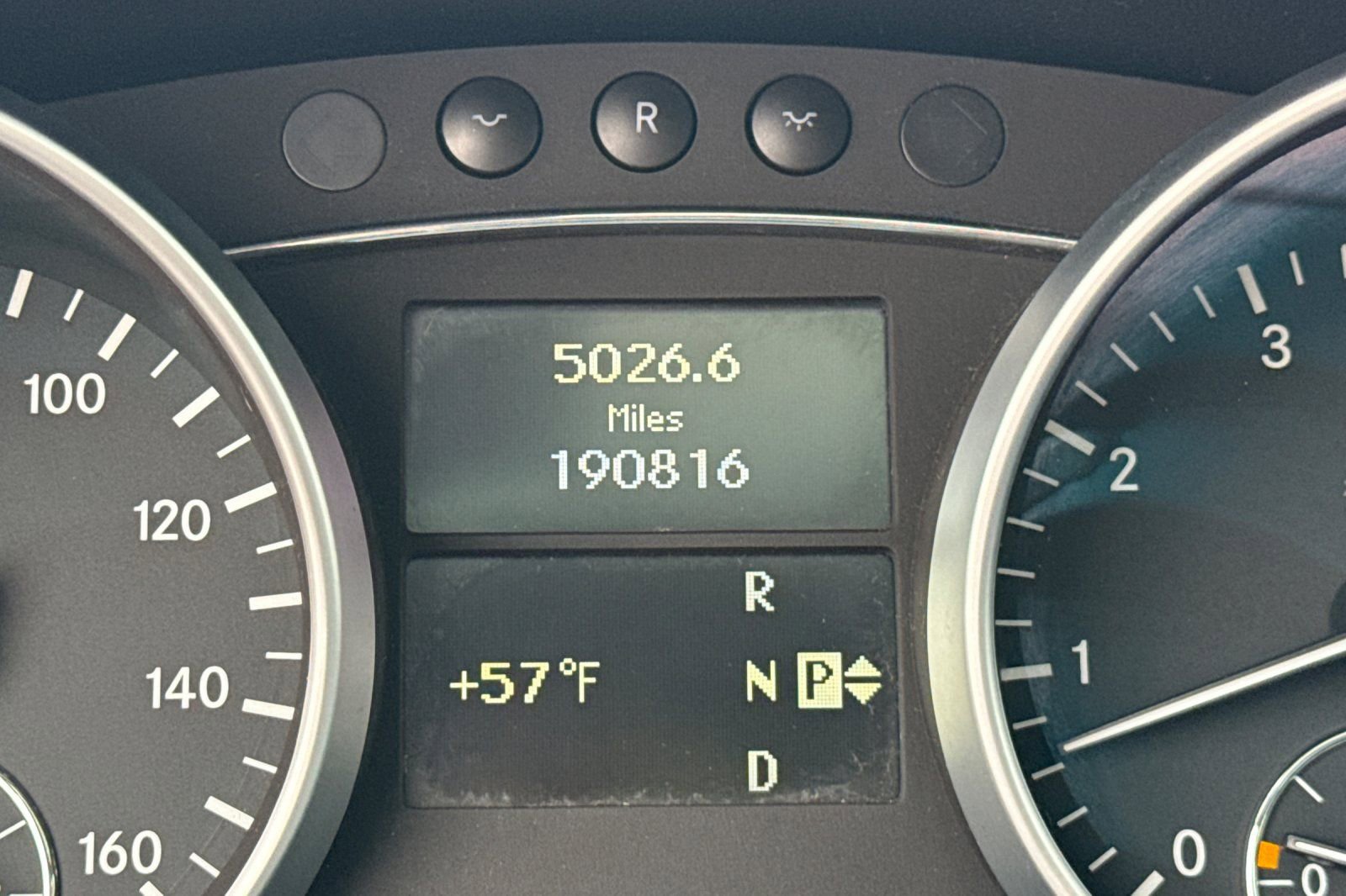 Used 2010 Mercedes-Benz ML 550 4MATIC image 24