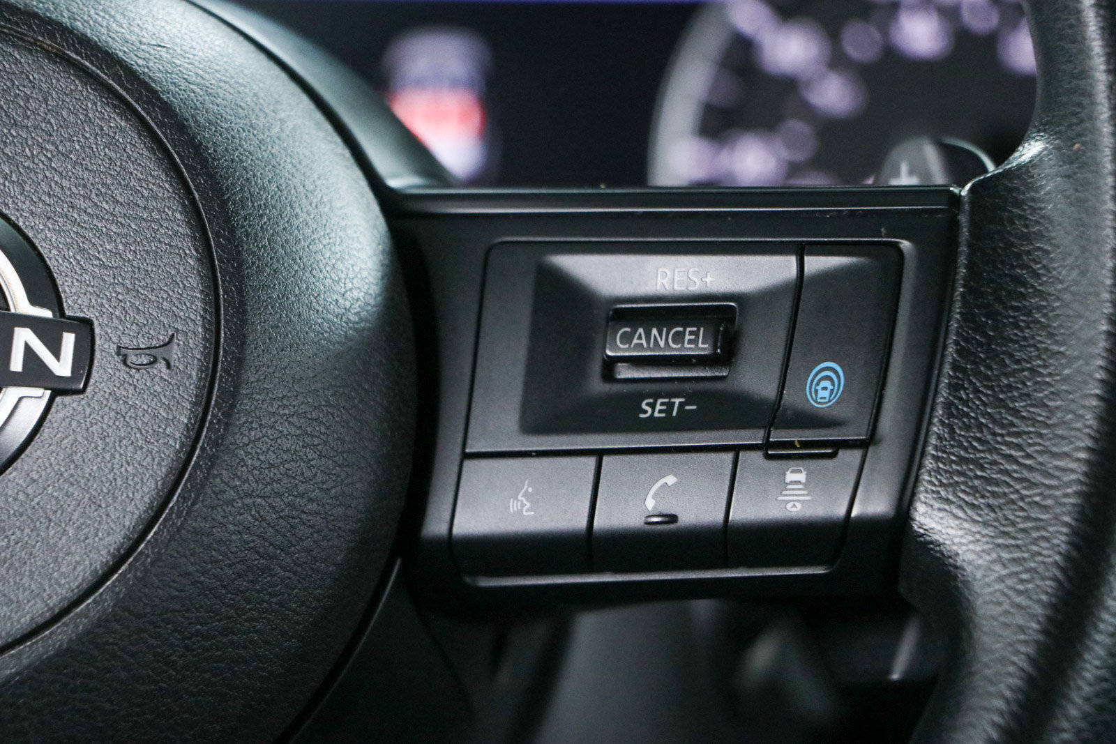 Used 2024 Nissan Rogue SV AWD/4WD image 14