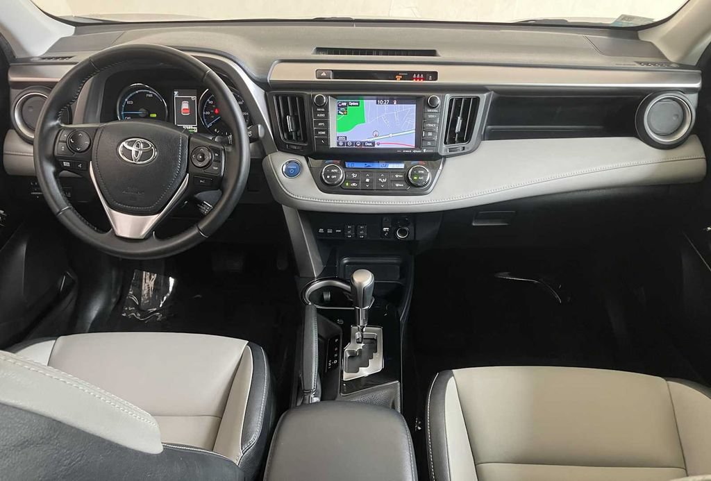 Used 2018 Toyota RAV4 Limited AWD/4WD image 8