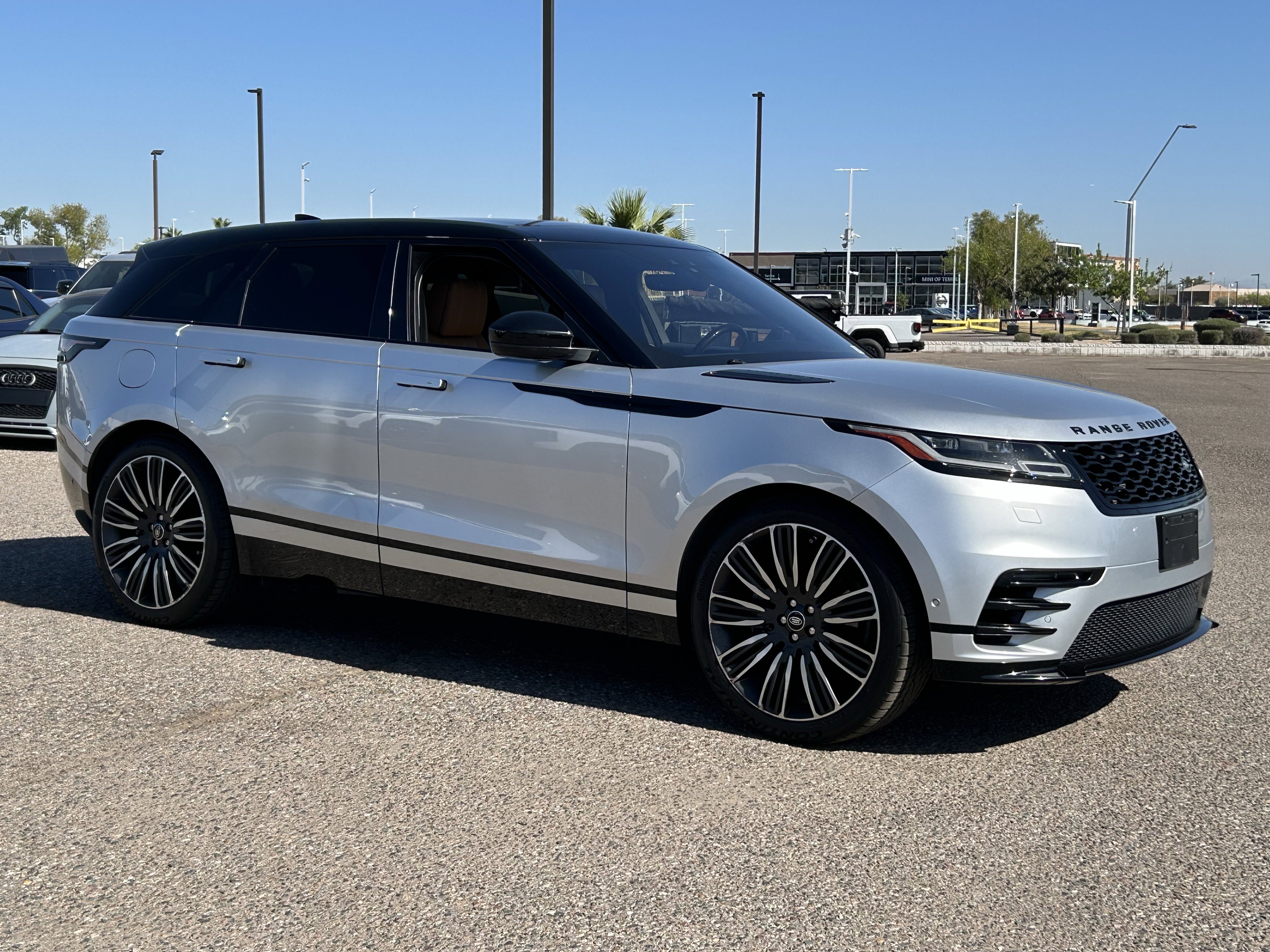 Used 2019 Land Rover Range Rover Velar R-Dynamic HSE AWD/4WD image 7