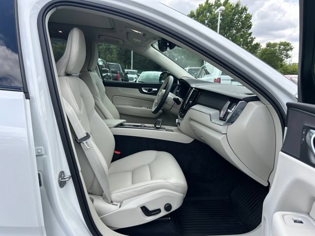Used 2025 Volvo XC60 B5 Plus w/ Protection Package Premier AWD/4WD image 18