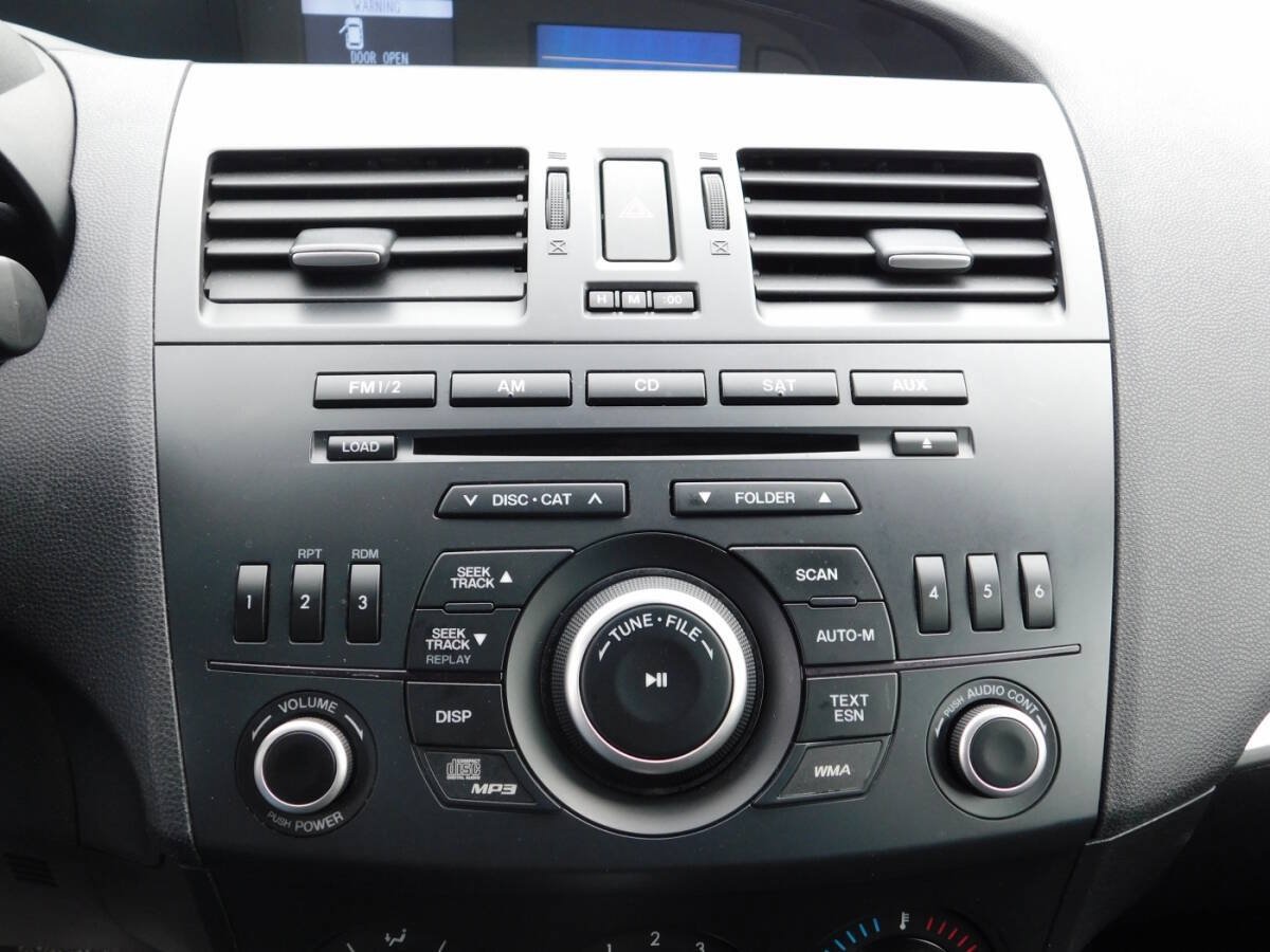 Used 2012 MAZDA MAZDA3 i Touring FWD image 10
