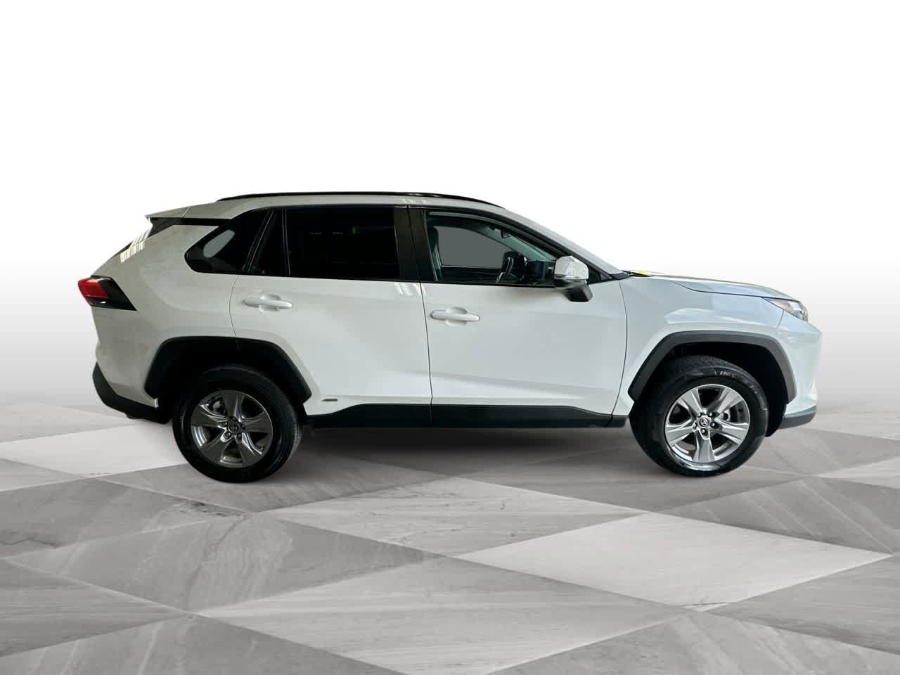 Used 2025 Toyota RAV4 LE AWD/4WD image 9