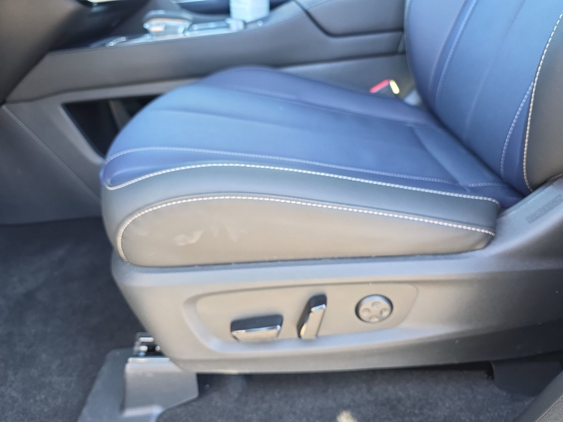 New 2026 INFINITI QX60 Sport w/ Dark Cargo Package image 28