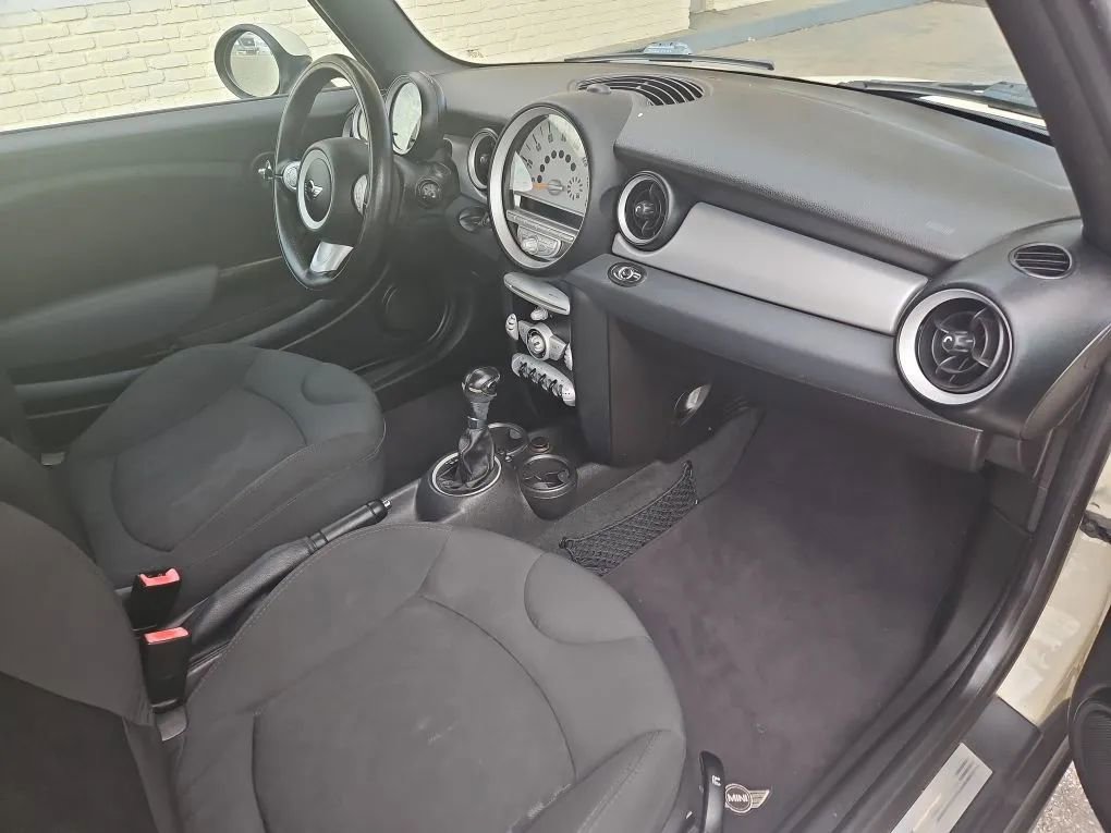 Used 2010 MINI Cooper Convertible image 35