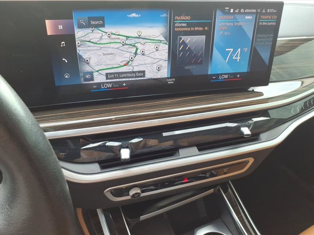 Used 2023 BMW X7 xDrive40i AWD/4WD image 28