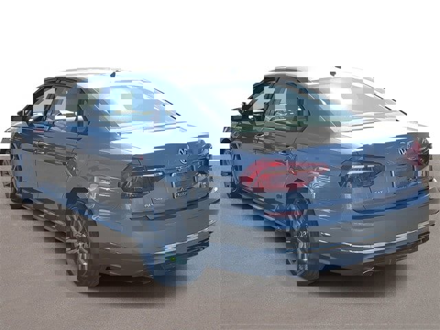 Used 2018 Volkswagen Passat 2.0T R-Line image 3