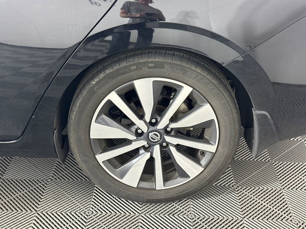 Used 2020 Nissan Sentra SV w/ SV Premium Package image 10