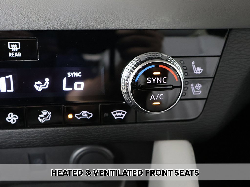 New 2025 Mitsubishi Outlander SEL image 9