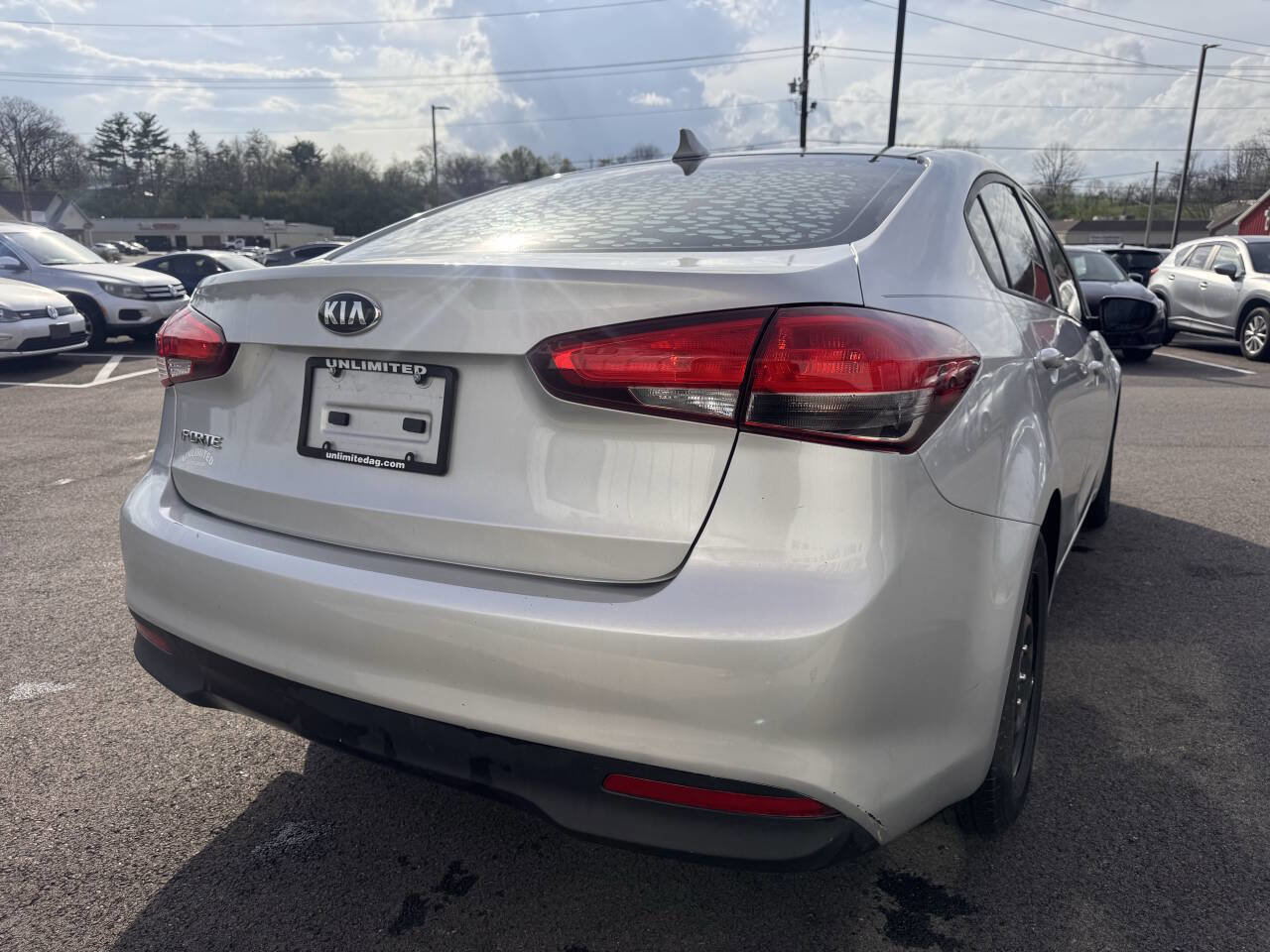 Used 2017 Kia Forte LX image 8