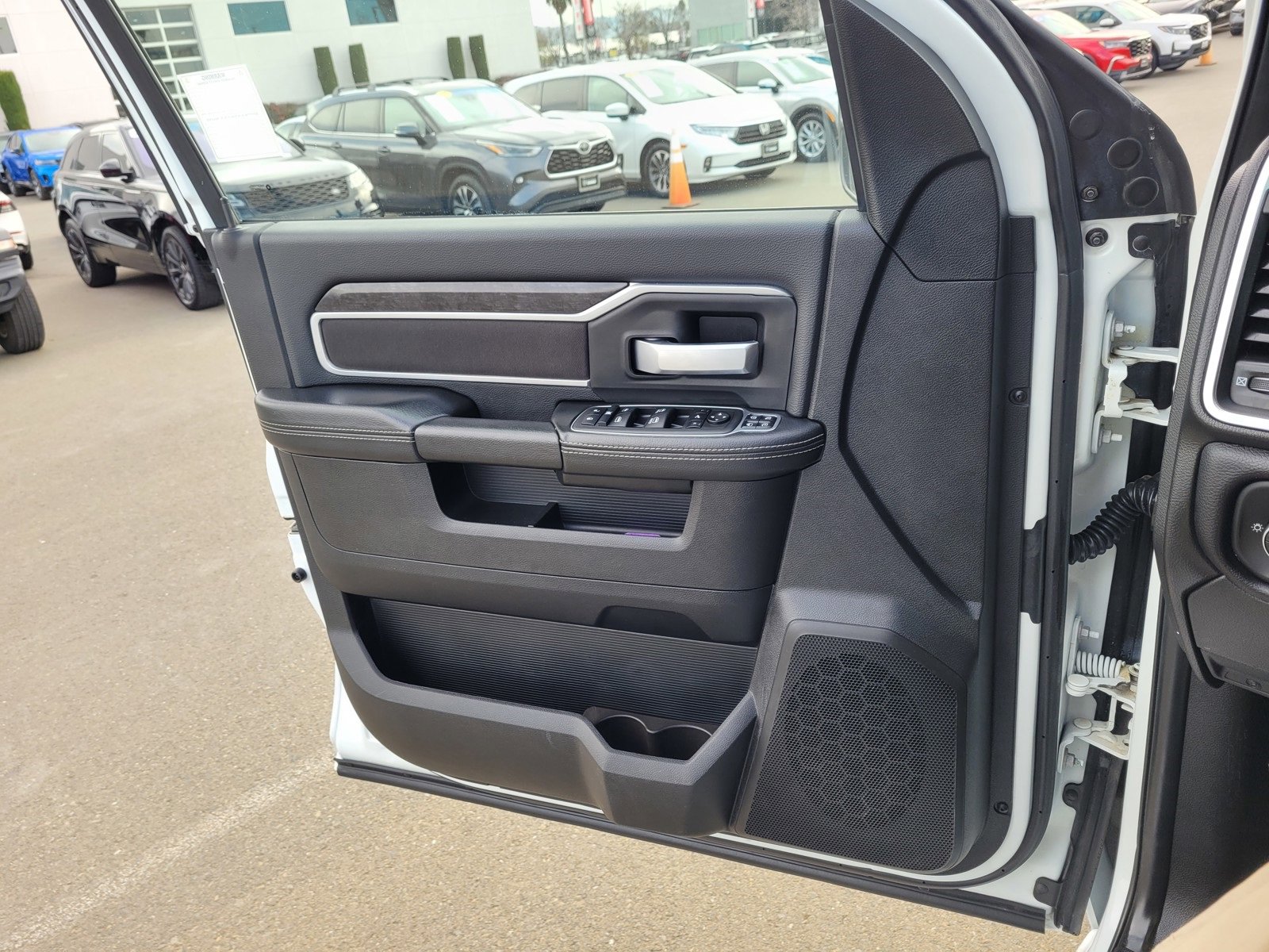 Used 2024 RAM 3500 Big Horn image 15