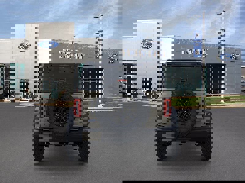 New 2025 Ford Bronco Badlands image 5