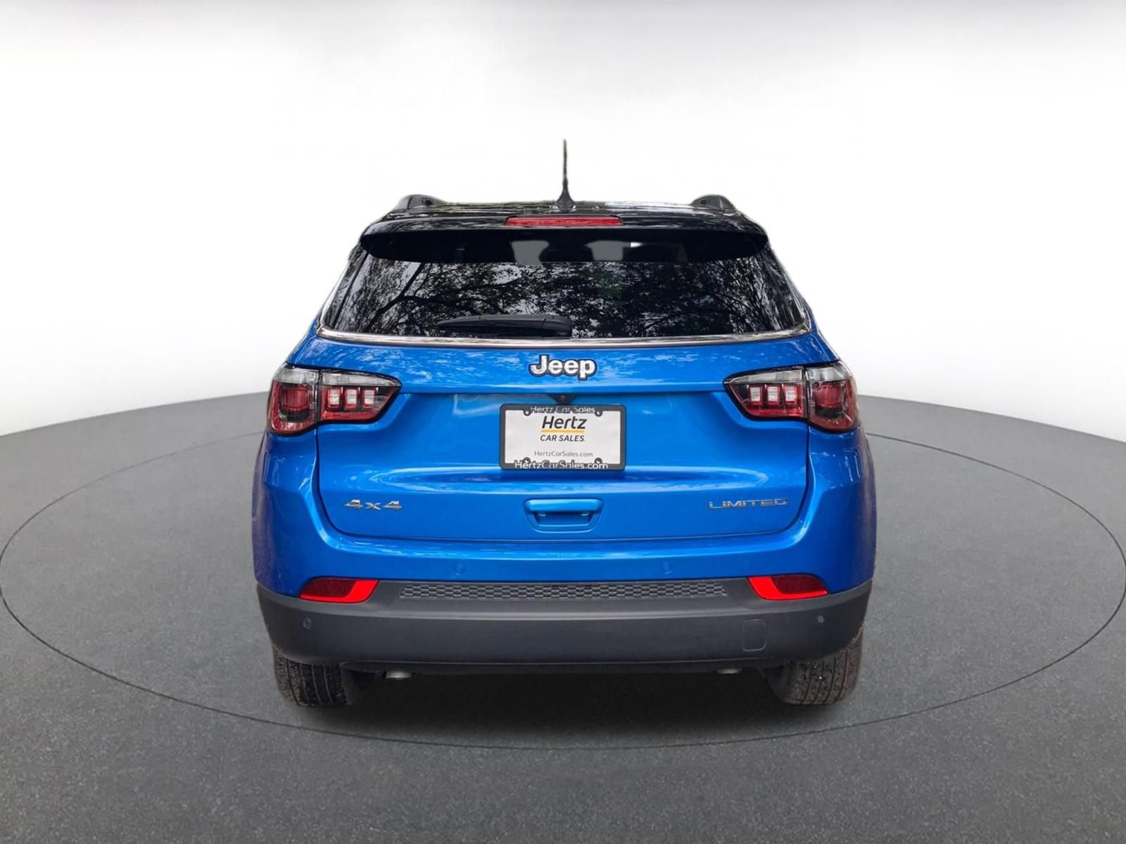 Used 2025 Jeep Compass Limited image 6