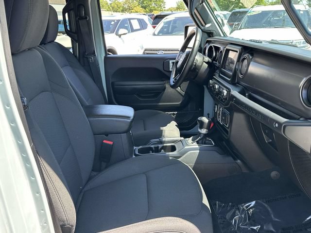 Used 2023 Jeep Wrangler Unlimited w/ Cold Weather Group AWD/4WD image 21