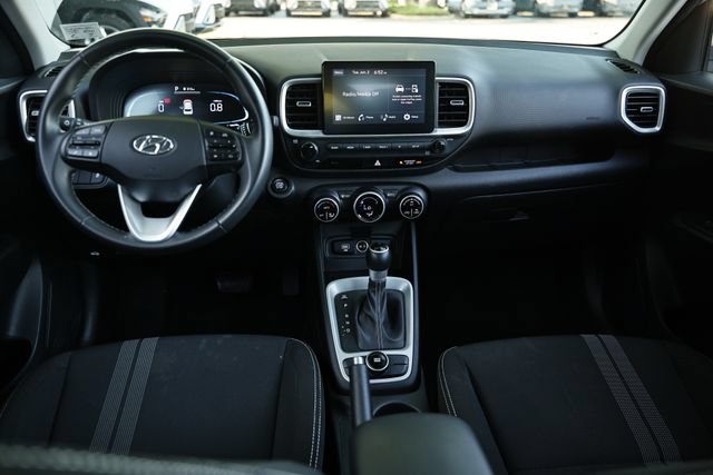 Used 2025 Hyundai Venue SEL FWD image 27