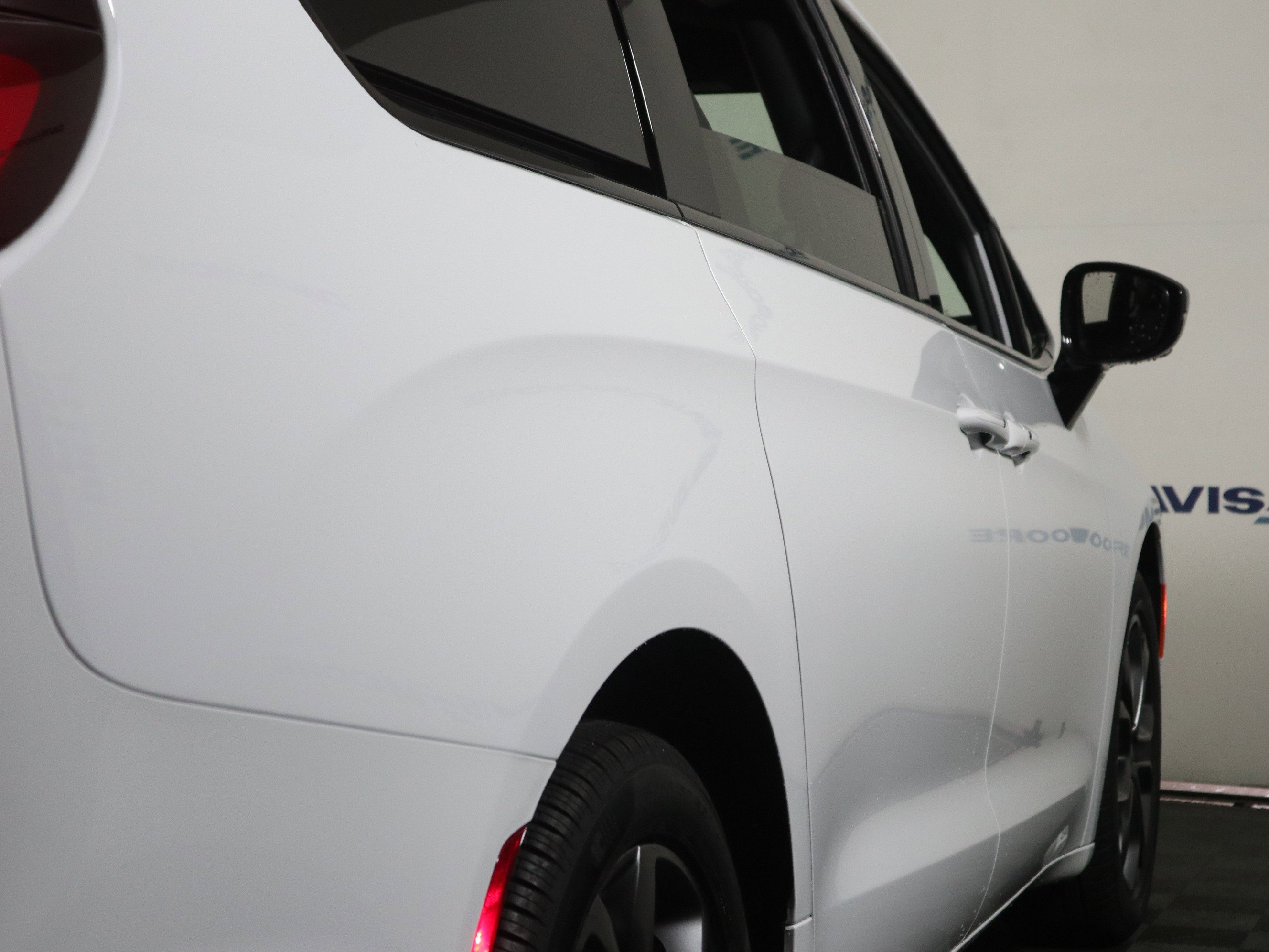 New 2026 Chrysler Pacifica Select image 5