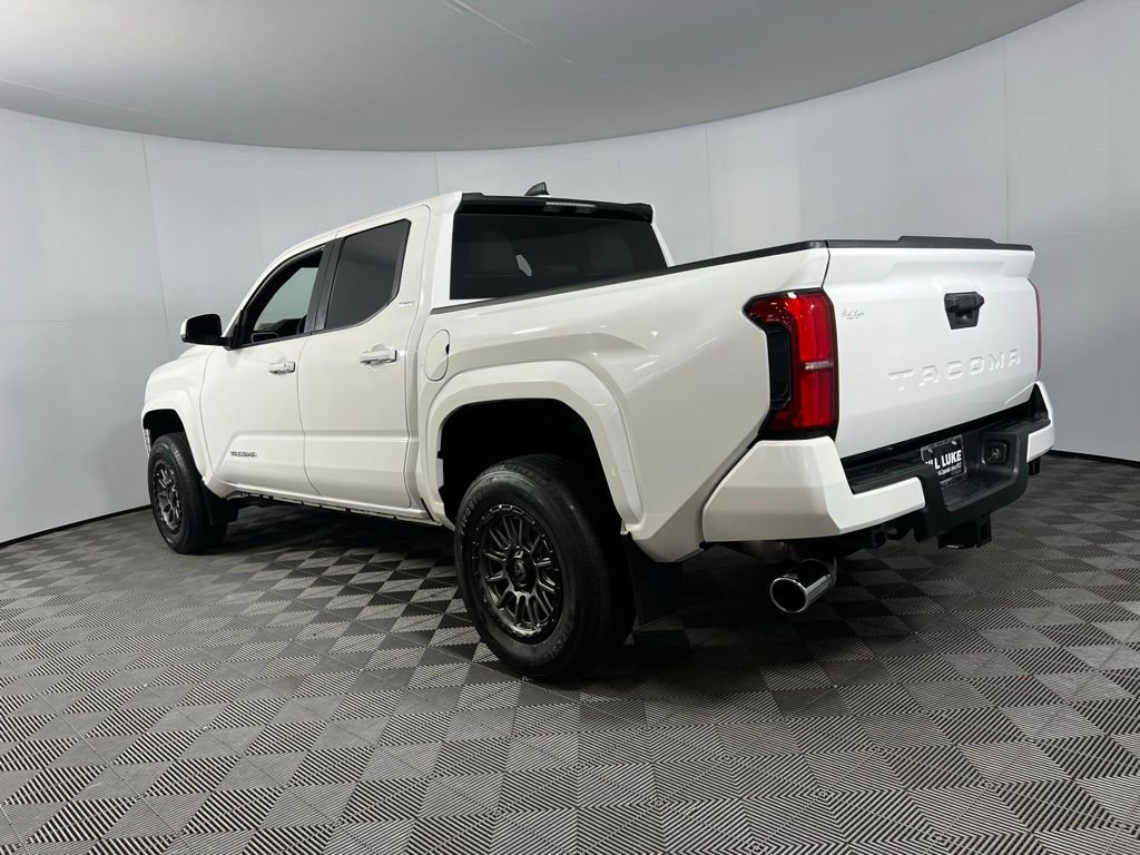 Used 2024 Toyota Tacoma SR5 image 9