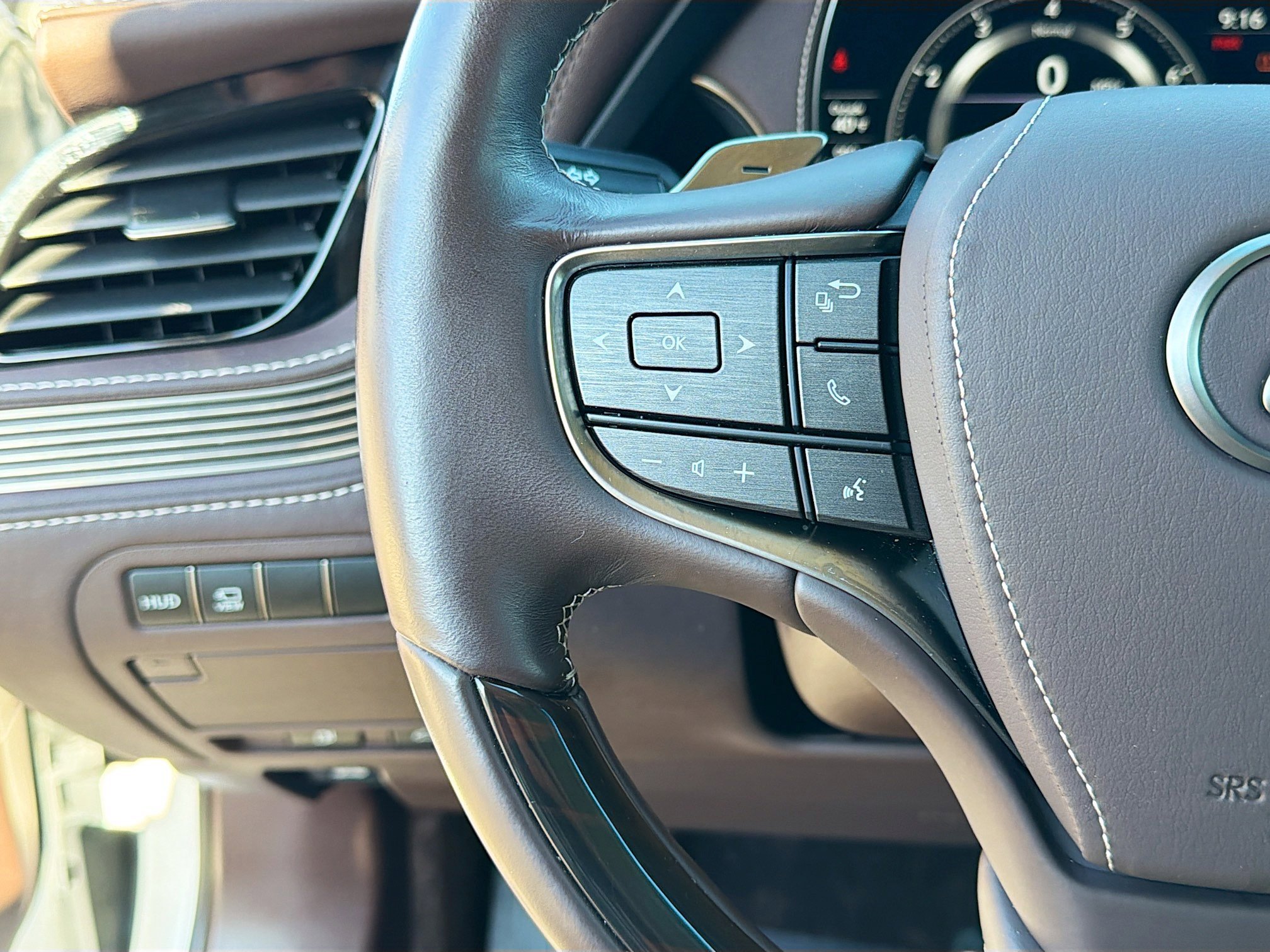 Used 2020 Lexus LS 500 w/ Interior Upgrade Package image 37