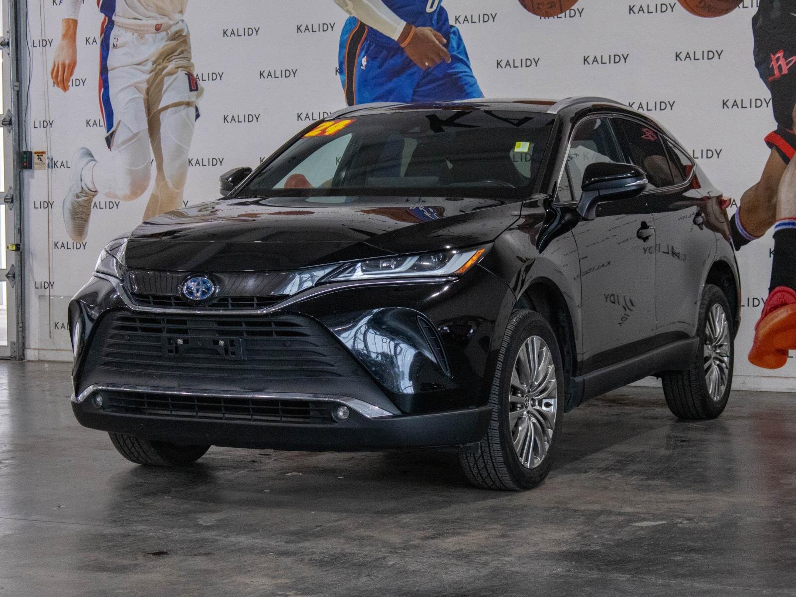 Used 2023 Toyota Venza XLE image 20