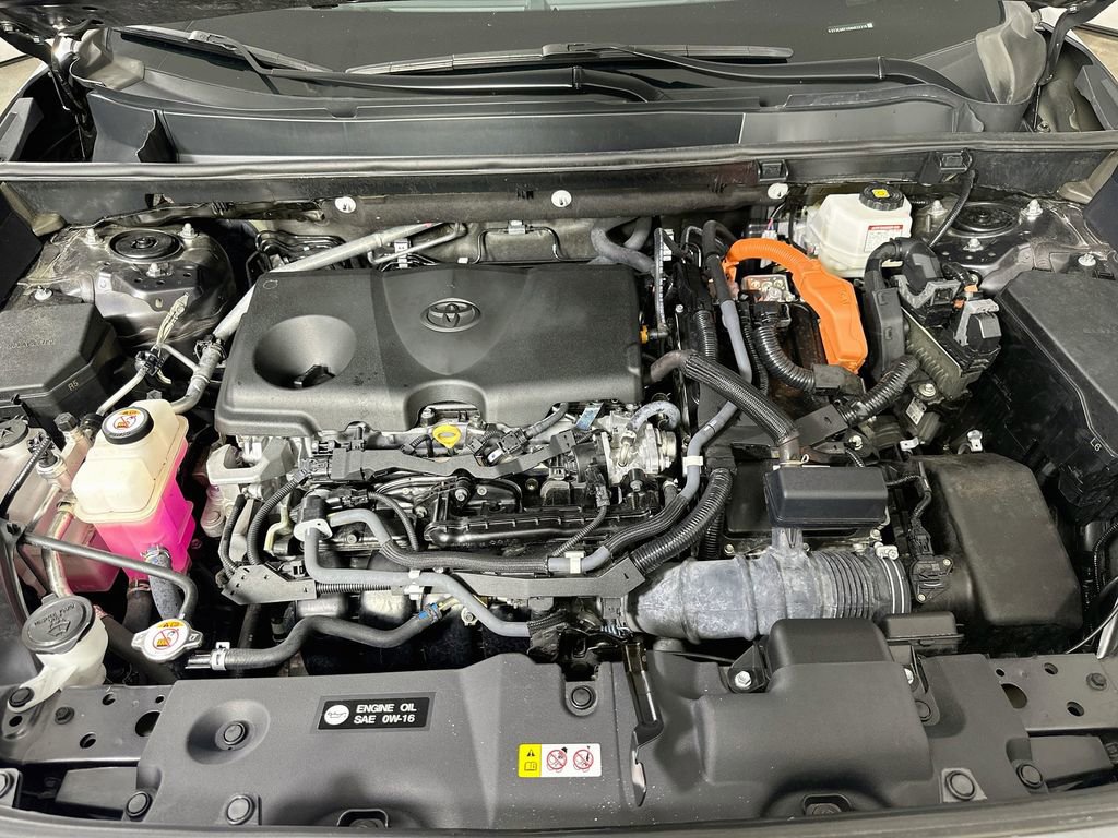 Used 2022 Toyota RAV4 XSE AWD/4WD image 9
