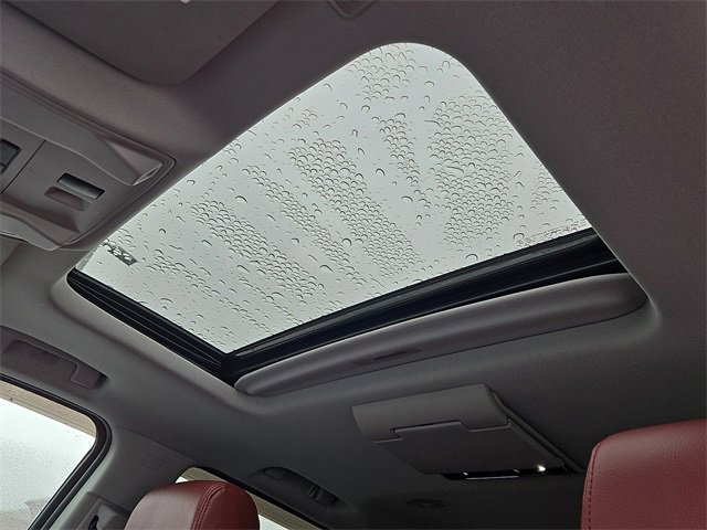 Used 2019 GMC Yukon Denali w/ Denali Ultimate Package image 16