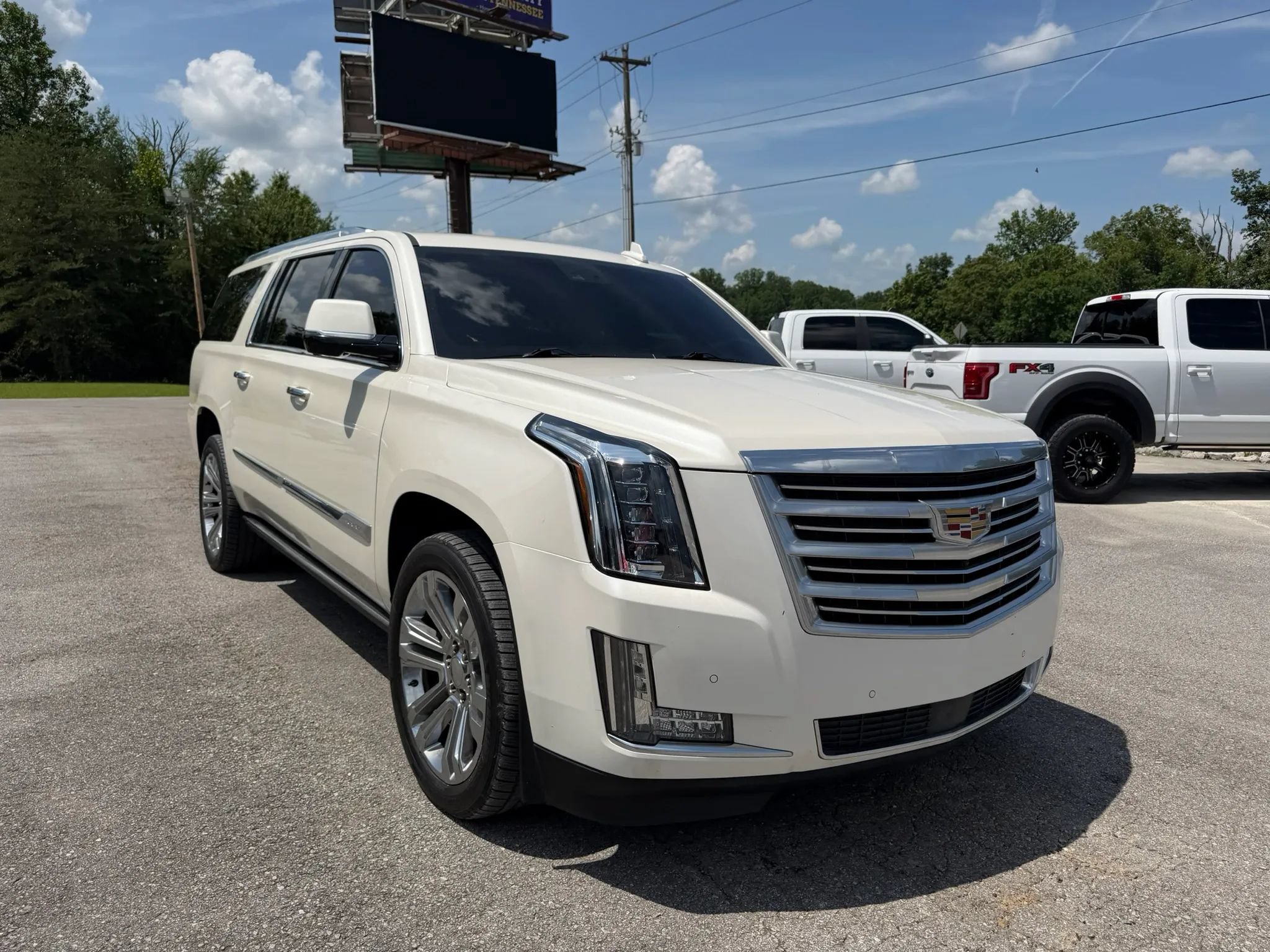 Used 2015 Cadillac Escalade ESV Platinum AWD/4WD image 25
