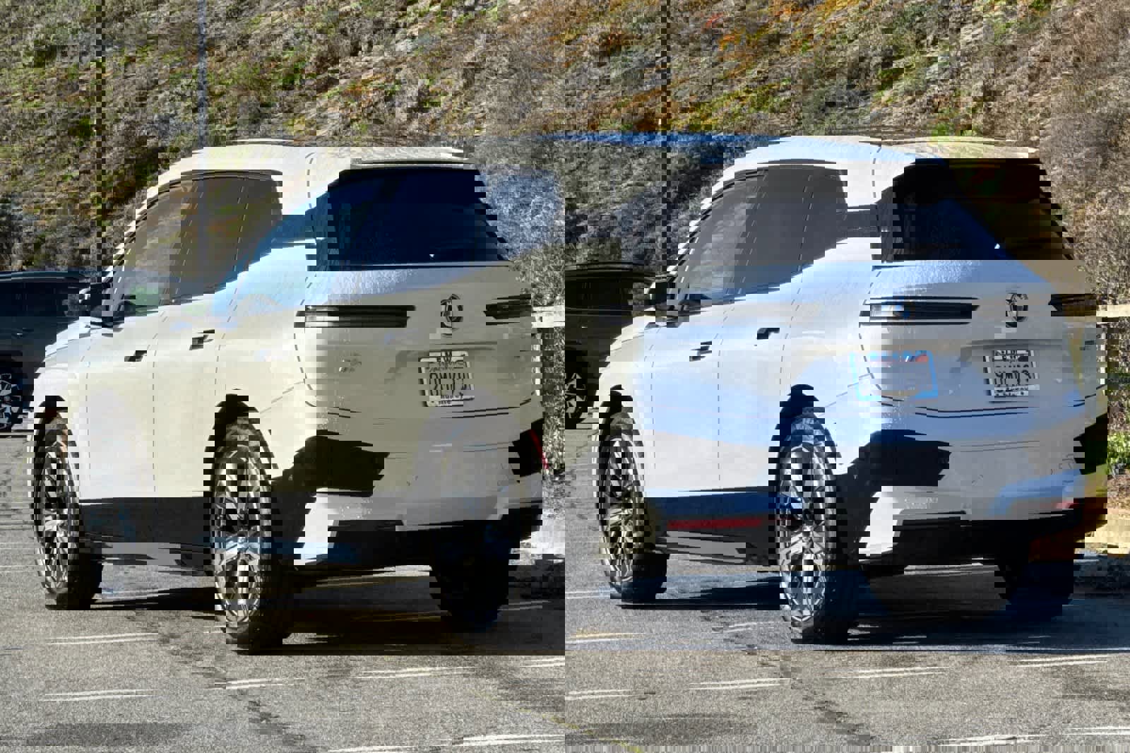 Used 2025 BMW iX xDrive50 image 7