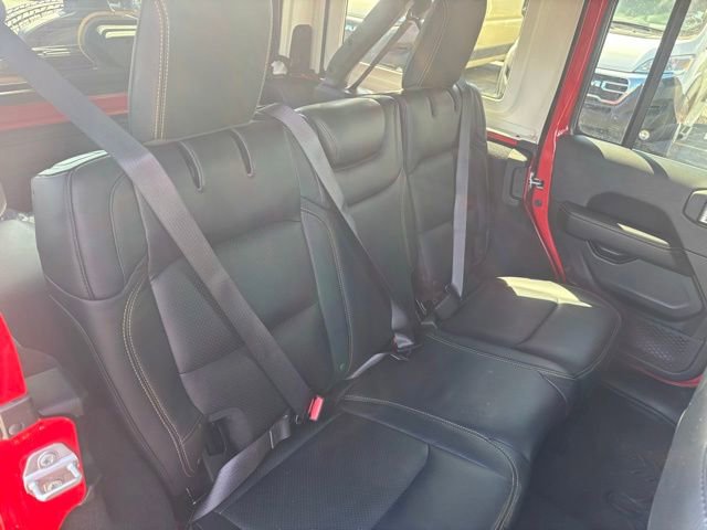 Used 2025 Jeep Wrangler Unlimited Sahara w/ Safety Group AWD/4WD image 21