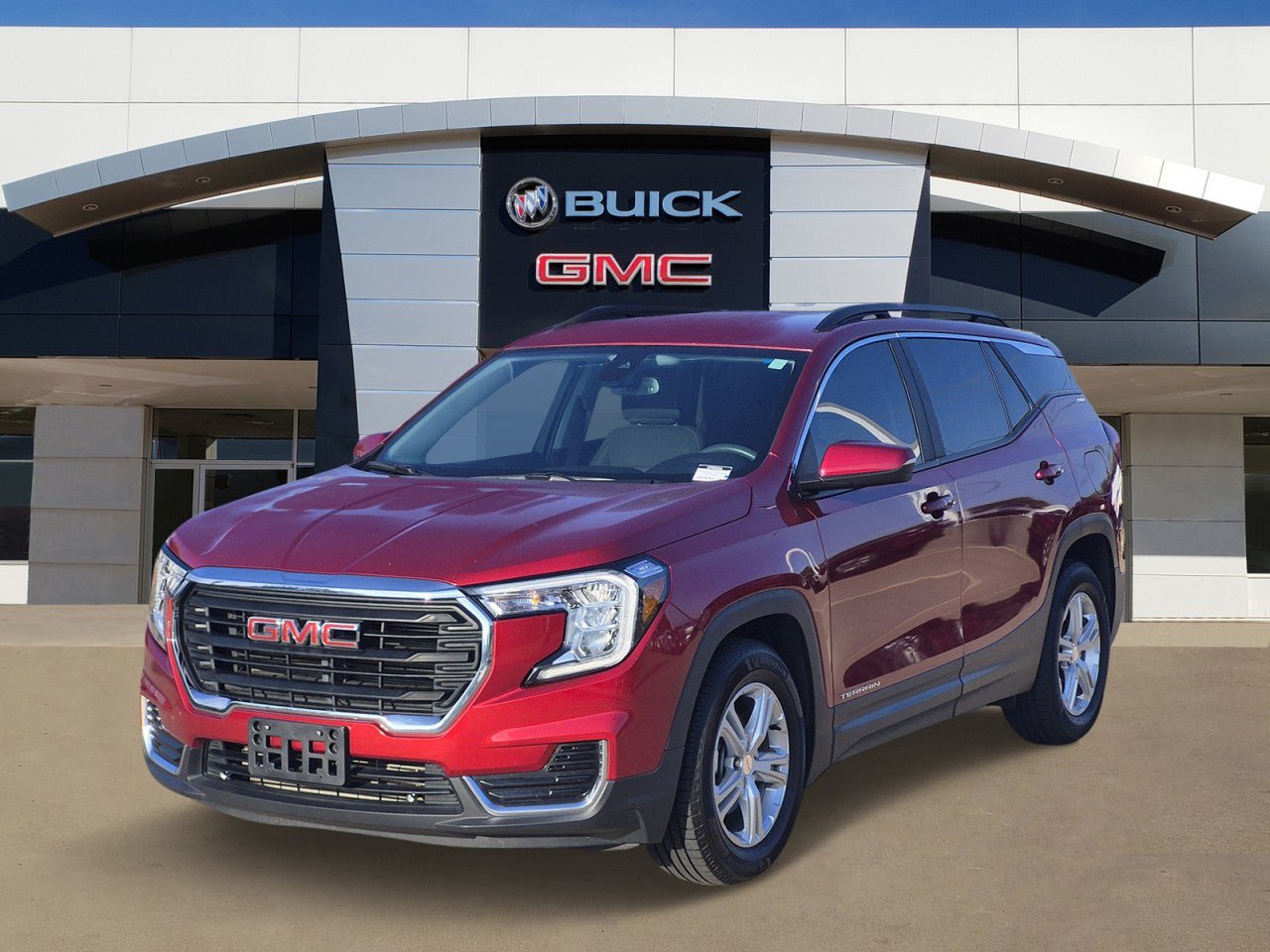 Certified 2022 GMC Terrain SLE w/ Driver Convenience Package FWD image 3
