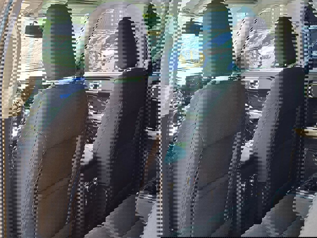 Used 2021 Ford Explorer XLT RWD image 28