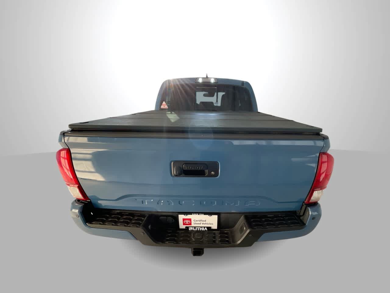 Used 2019 Toyota Tacoma TRD Off-Road AWD/4WD image 7