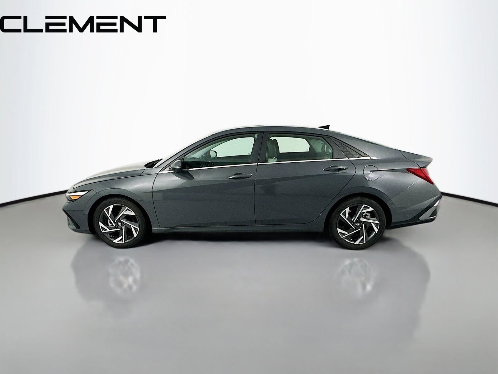 Certified 2024 Hyundai Elantra Limited FWD image 6