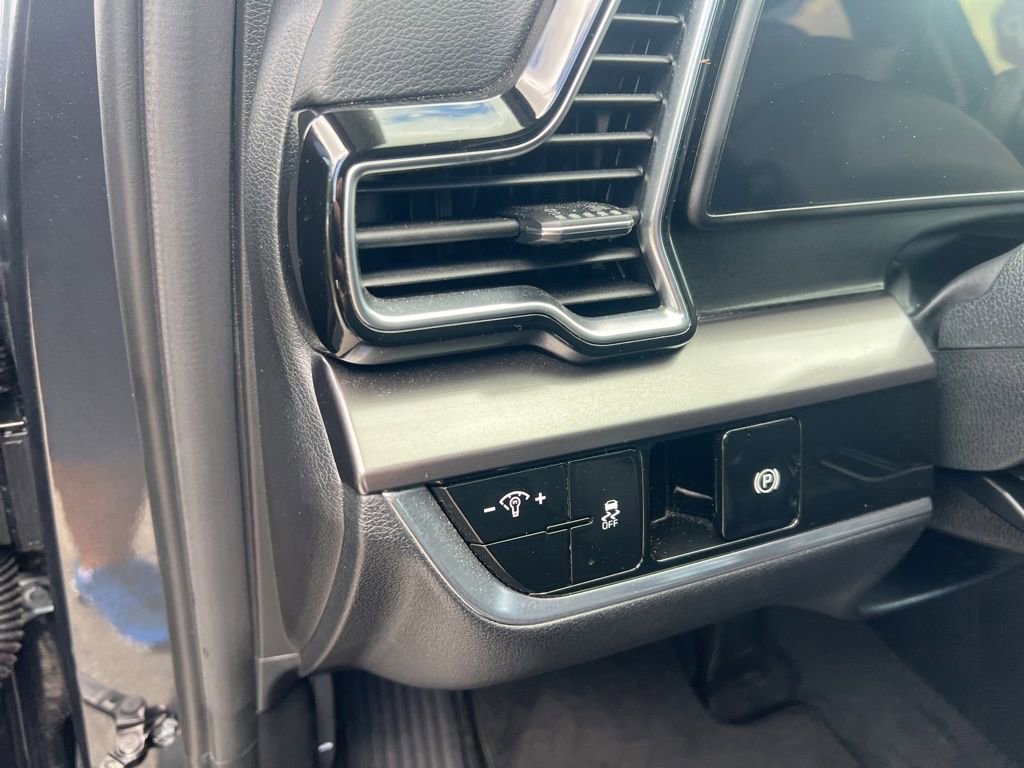 Used 2023 Kia Sportage EX image 32