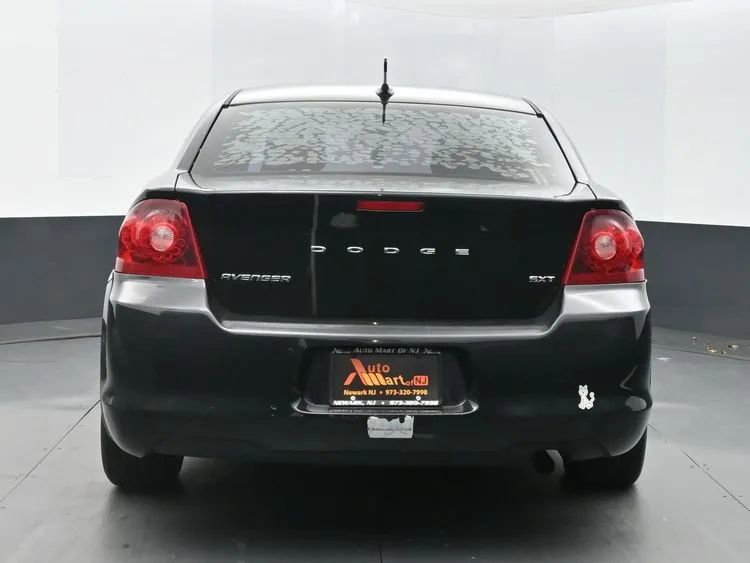 Used 2013 Dodge Avenger SXT image 8