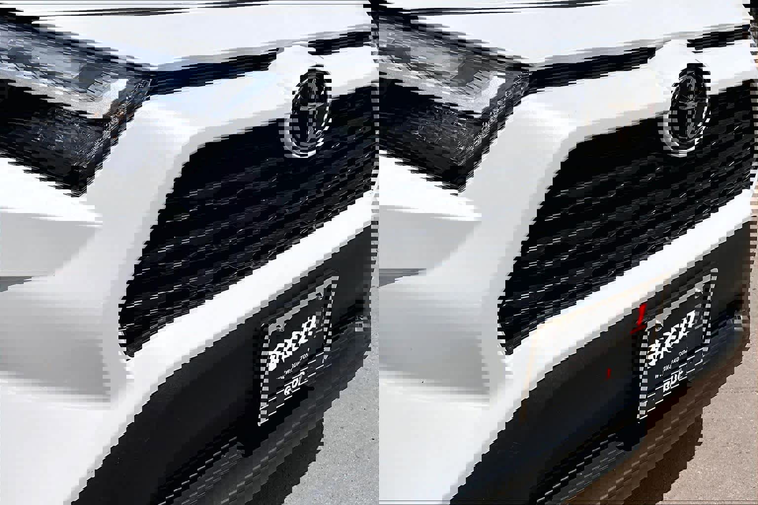 Used 2024 Toyota RAV4 XLE Premium image 30