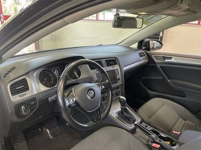 Used 2016 Volkswagen Golf S FWD image 21
