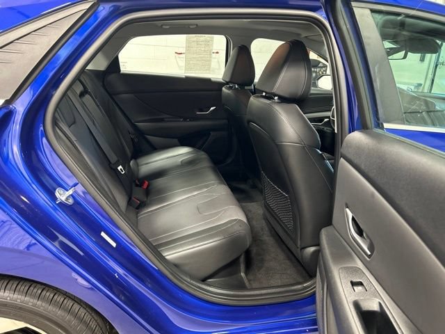 Used 2023 Hyundai Elantra Limited FWD image 19