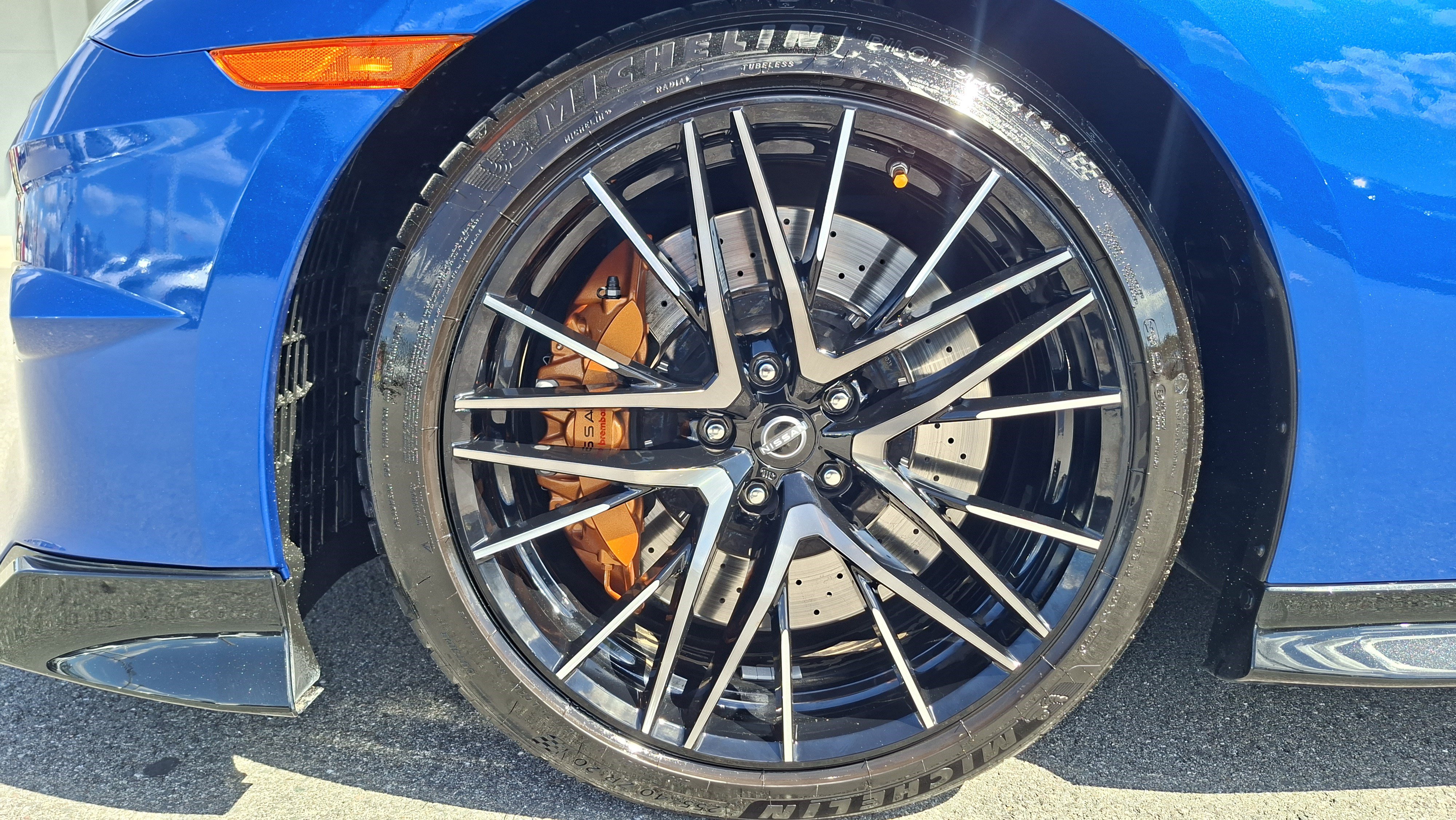 Used 2024 Nissan GT-R AWD/4WD image 27