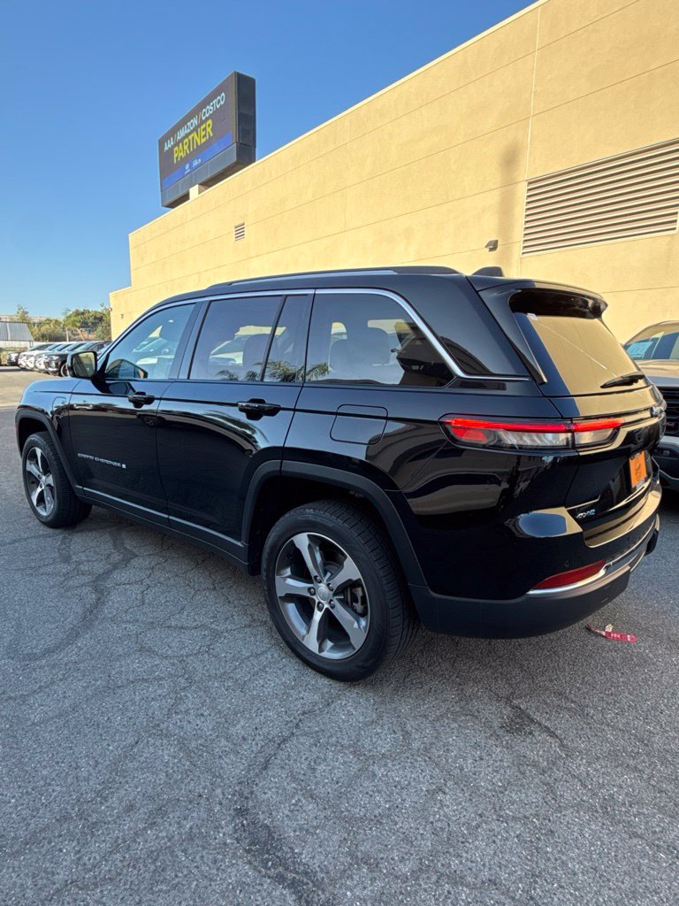 Used 2023 Jeep Grand Cherokee 4WD 4xe image 3