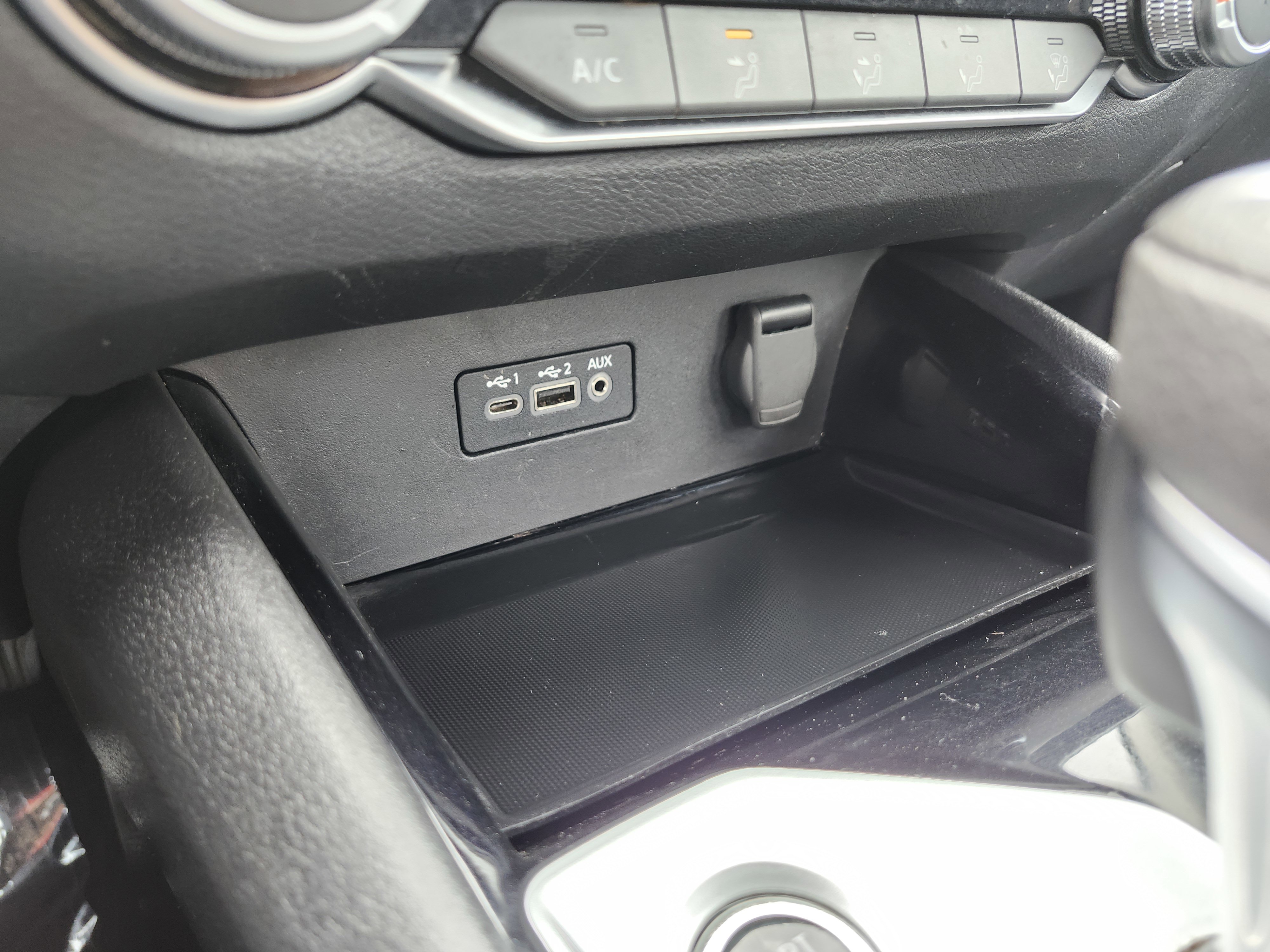 Used 2024 Nissan Altima 2.5 SV FWD image 6