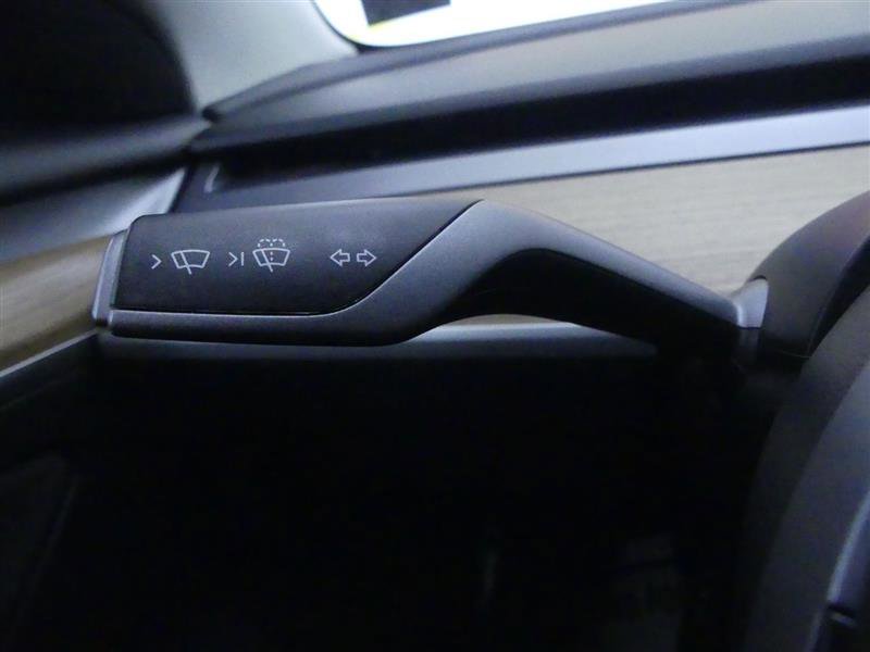 Used 2023 Tesla Model 3 Standard Range image 17