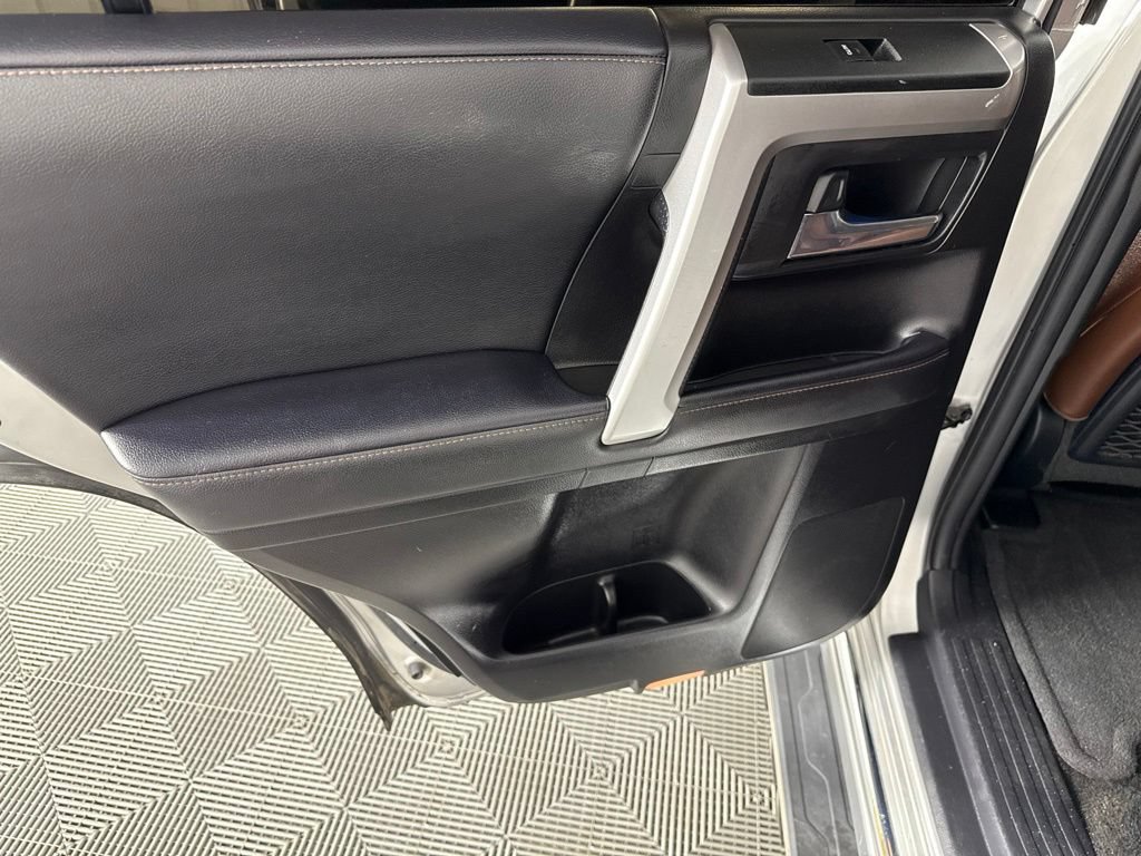 Used 2022 Toyota 4Runner Limited AWD/4WD image 31